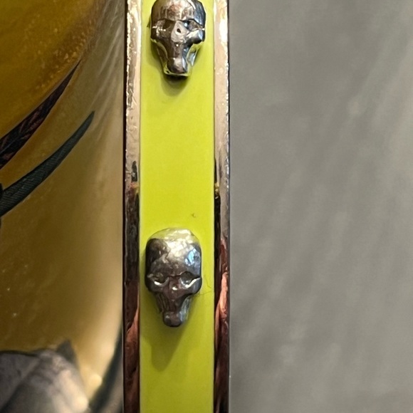 Alexander McQueen chartreuse skull enamel bangle - Picture 2 of 4